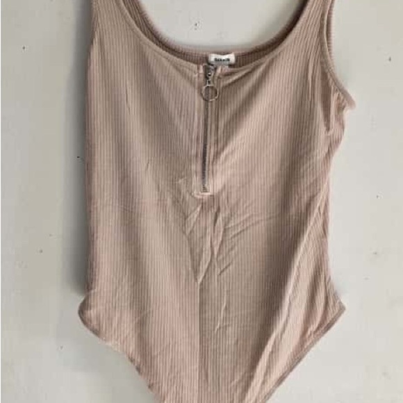 Garage Taupe Ribbed Top - Picture 8 of 16